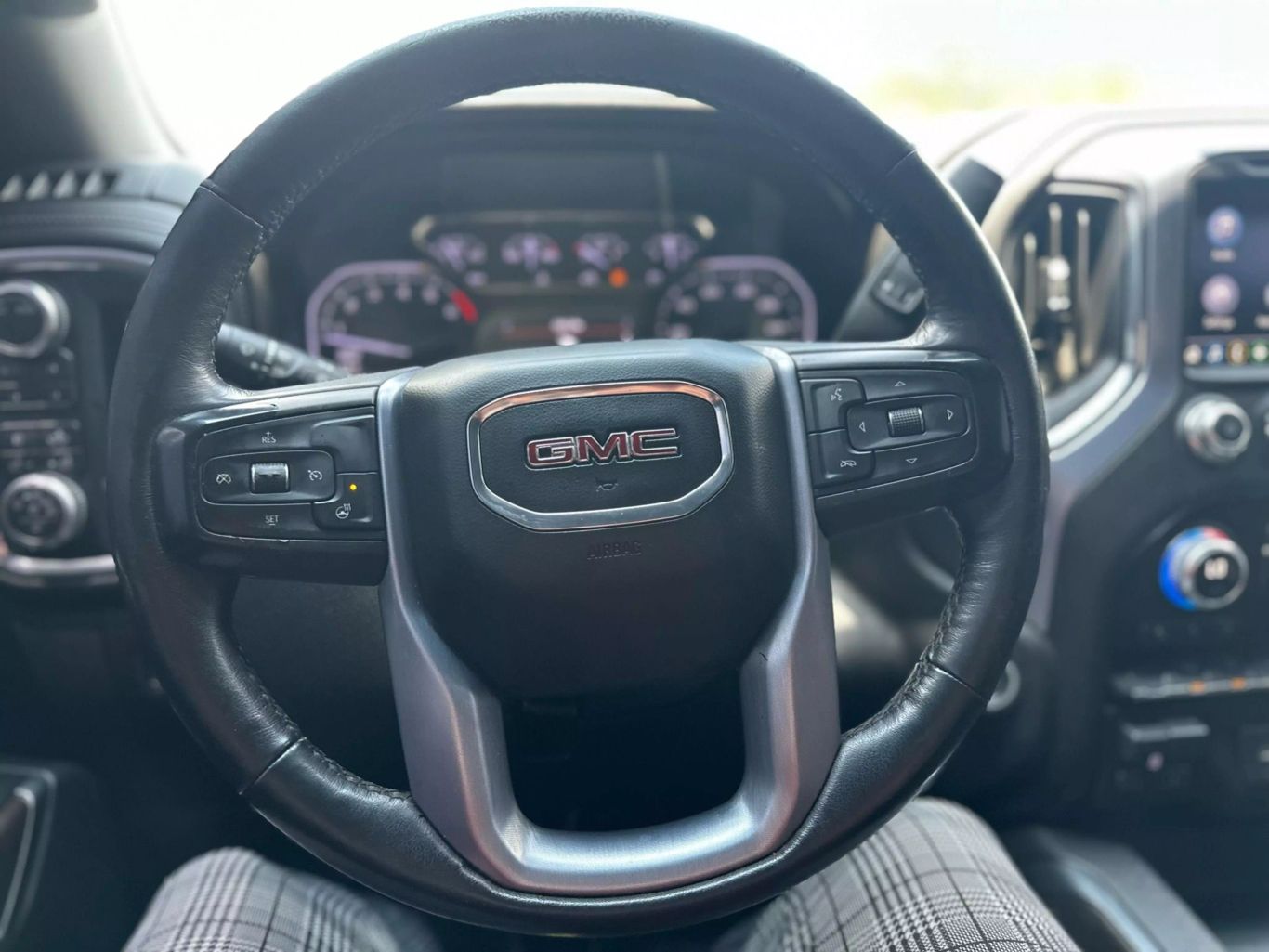 2020 GMC SIERRA 1500 CREW CAB PICKUP V8, ECOTEC3, DFM, 5.3 LITER SLT PICKUP 4D 5 3/4 FT - Tampa Motor Cars