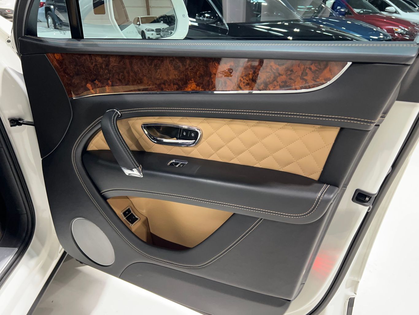 2018 BENTLEY BENTAYGA SEDAN W12, TWIN TURBO, 6.0 LITER W12 SIGNATURE SEDAN 4D