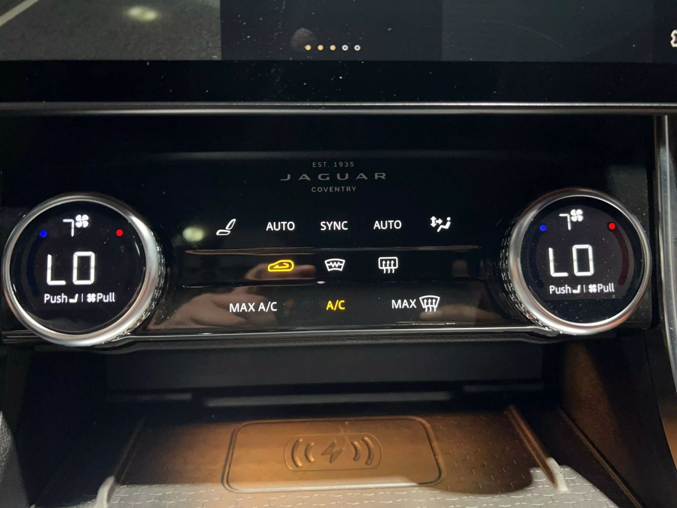 2022 JAGUAR XF SEDAN 4-CYL, TURBO, 2.0 LITER P300 R-DYNAMIC SE SEDAN 4D