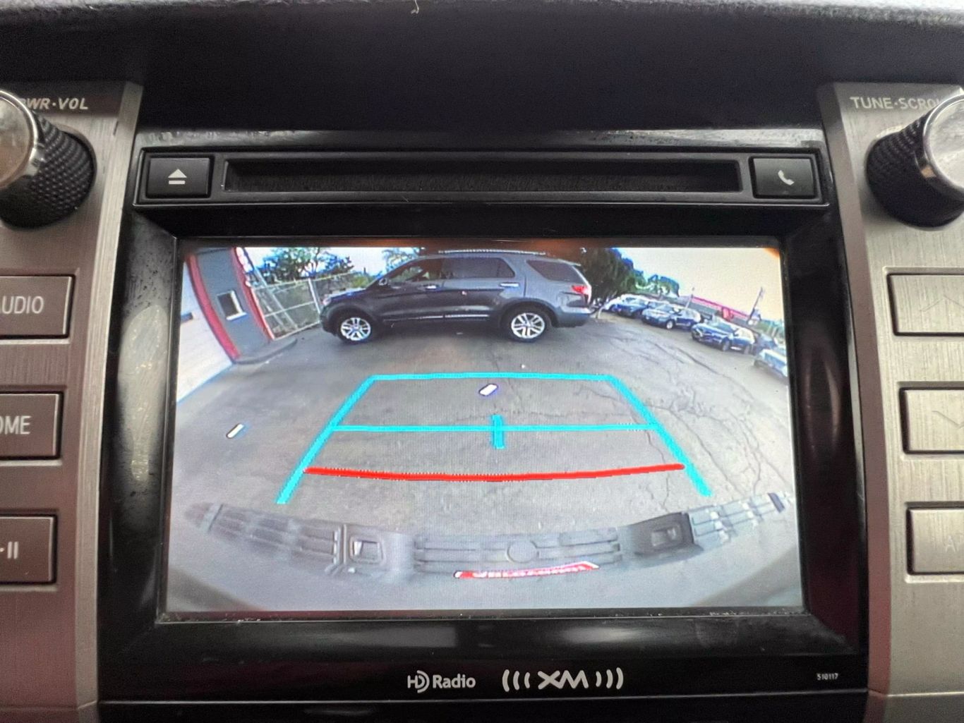 2017 Toyota Tundra Crewmax - Image 18