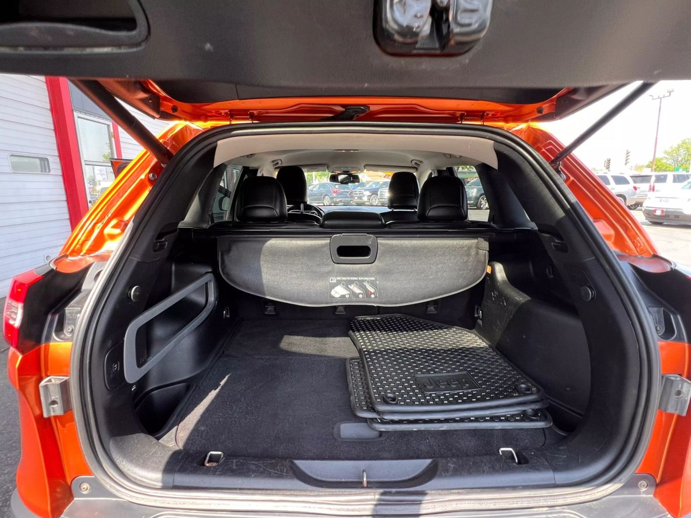 2015 Jeep Cherokee - Image 13