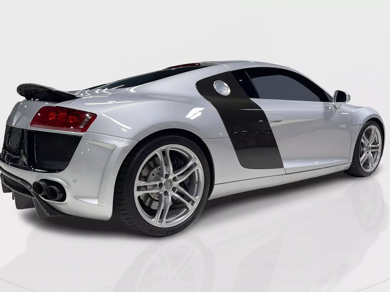 2009 AUDI R8 COUPE V8, 4.2 LITER QUATTRO COUPE 2D