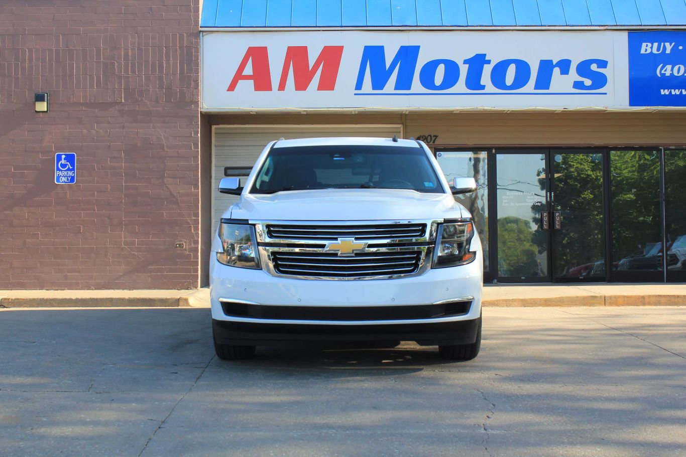 2015 Chevrolet Suburban Lt Sport Utility 4d - Image 2