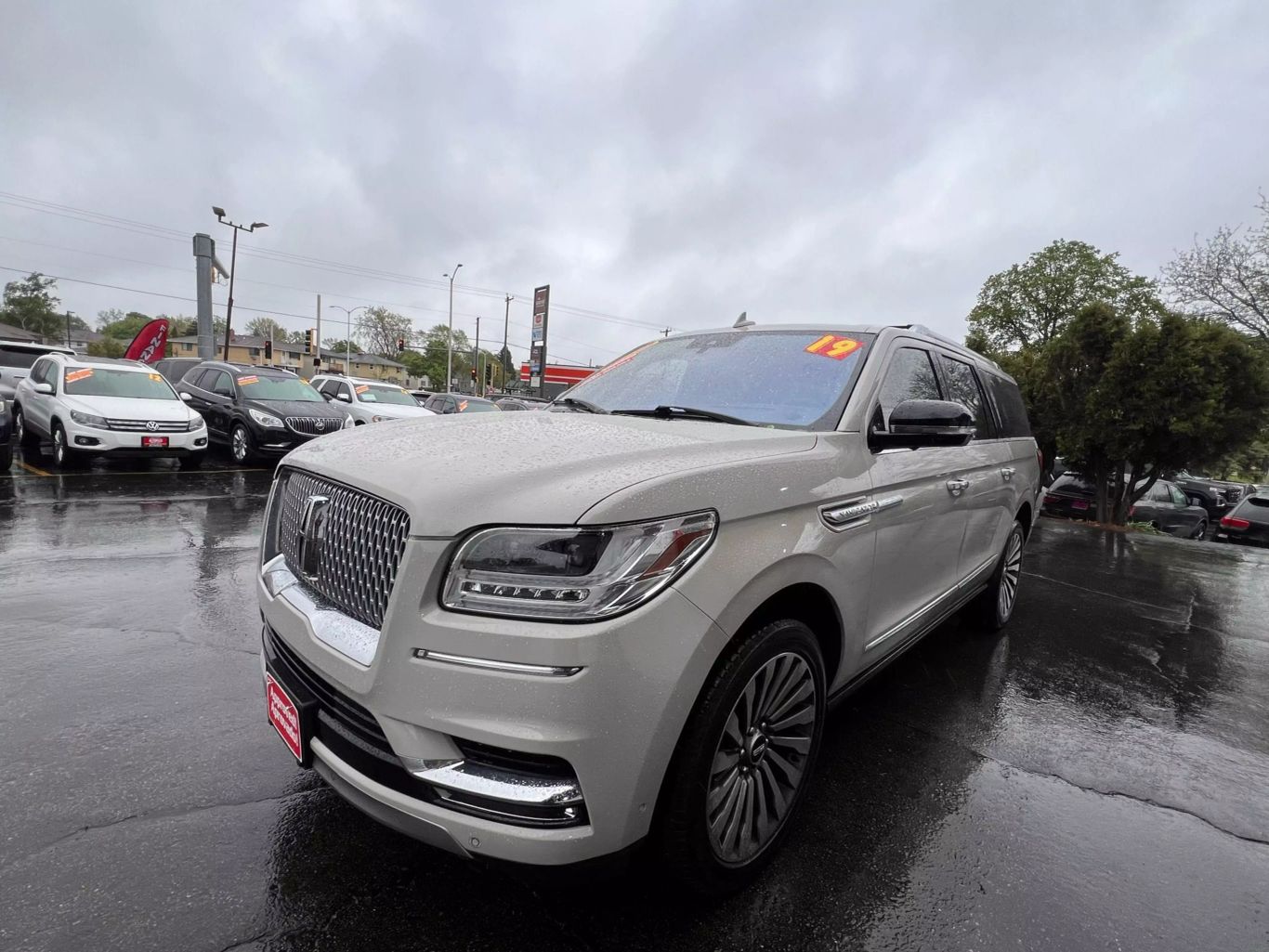 2019 Lincoln Navigator L - Image 6