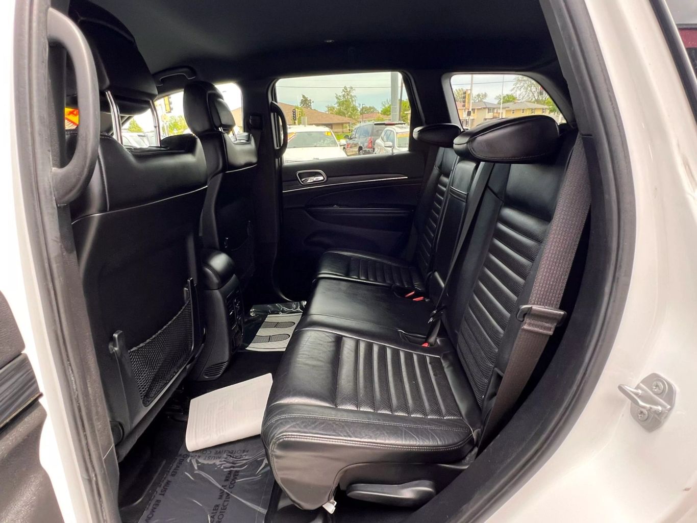 2019 Jeep Grand Cherokee - Image 12