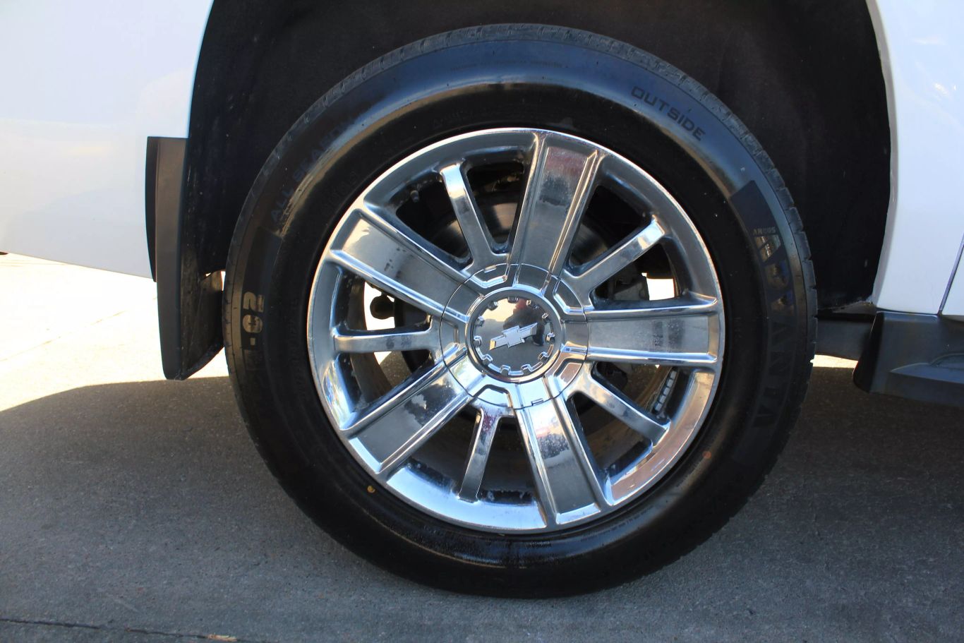 2015 Chevrolet Suburban Lt Sport Utility 4d - Image 9