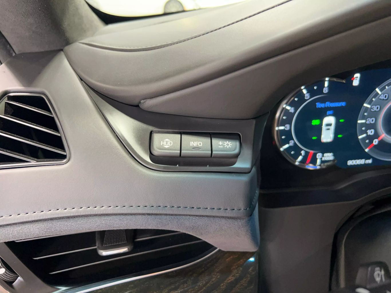 2018 CADILLAC ESCALADE SUV V8, 6.2 LITER PLATINUM SPORT UTILITY 4D