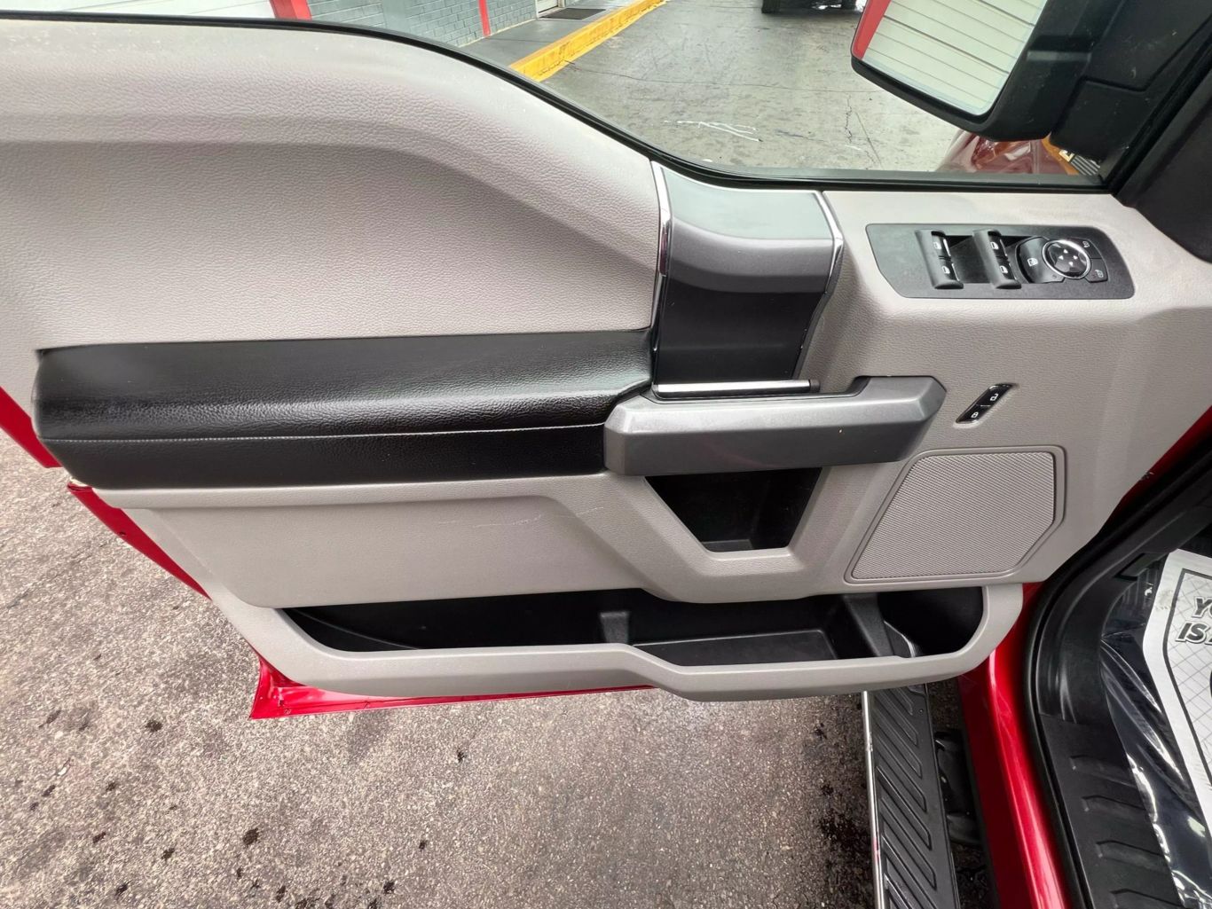 2015 Ford F150 Supercrew Cab - Image 16