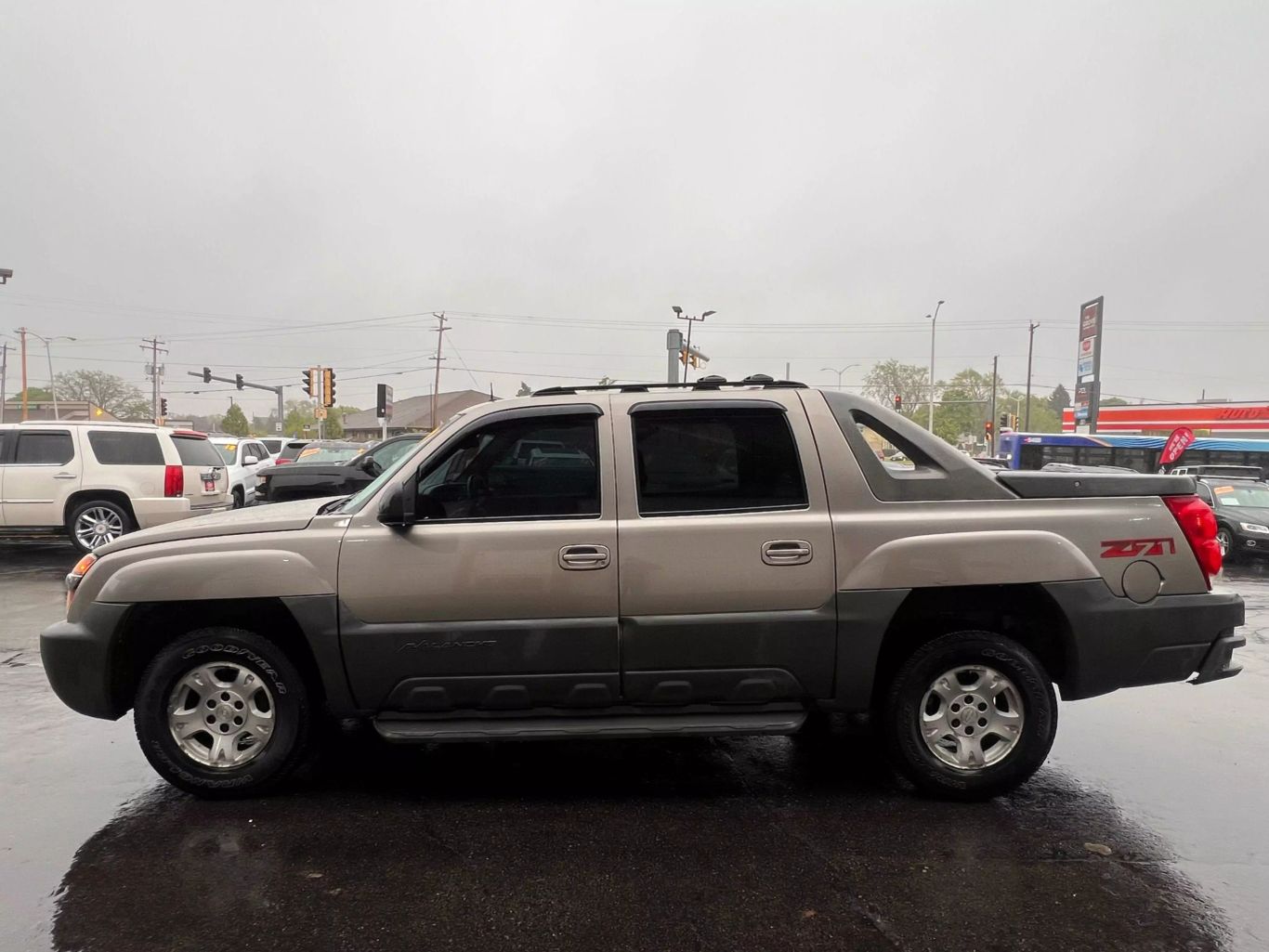 2002 Chevrolet Avalanche 1500 - Image 7