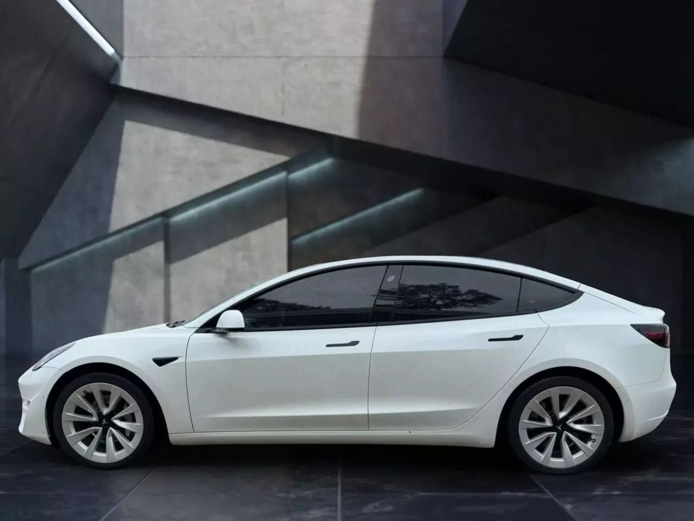 2022 TESLA MODEL 3 SEDAN DUAL ELECTRIC MOTORS LONG RANGE SEDAN 4D