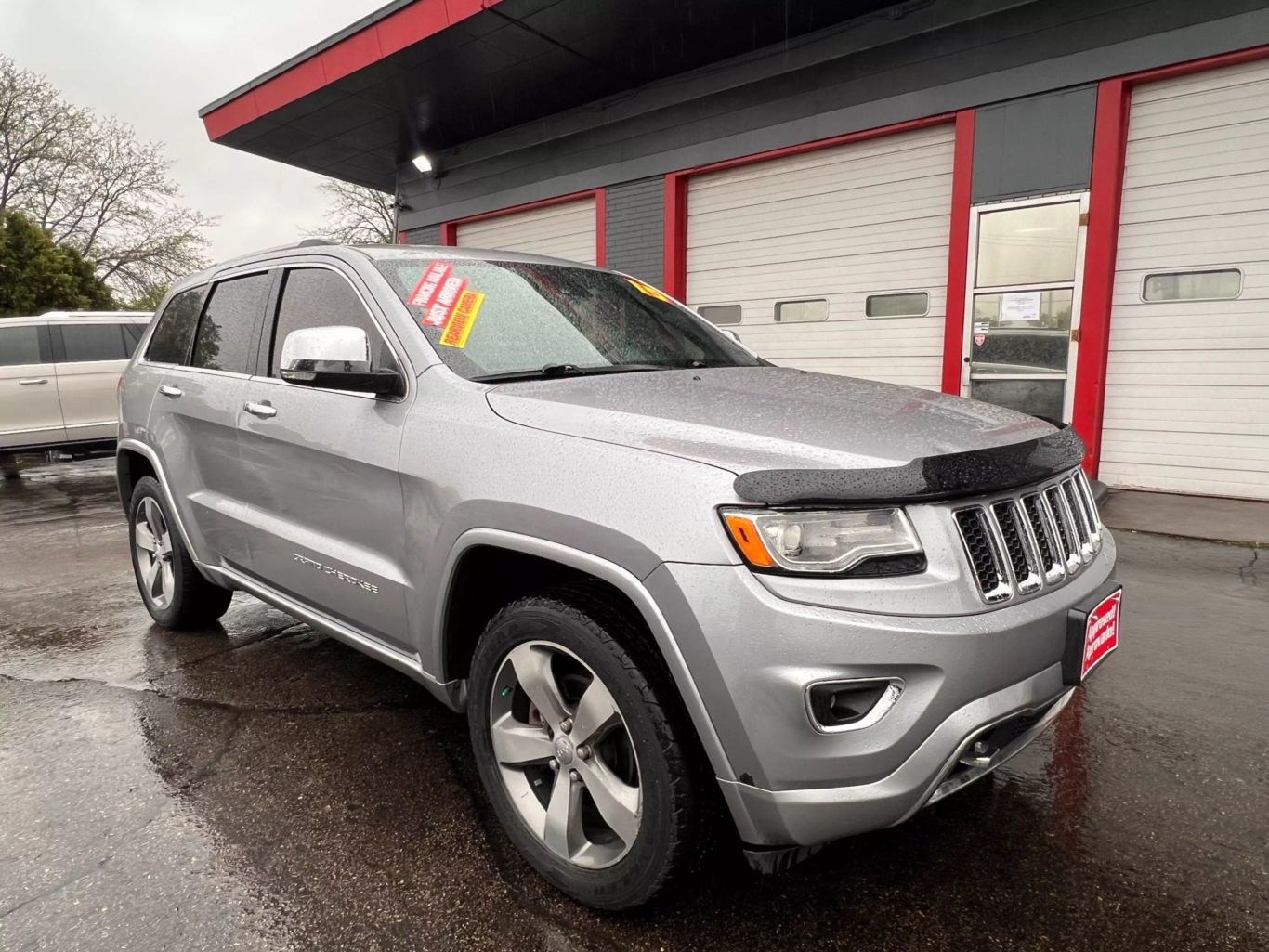 2015 Jeep Grand Cherokee - Image 2