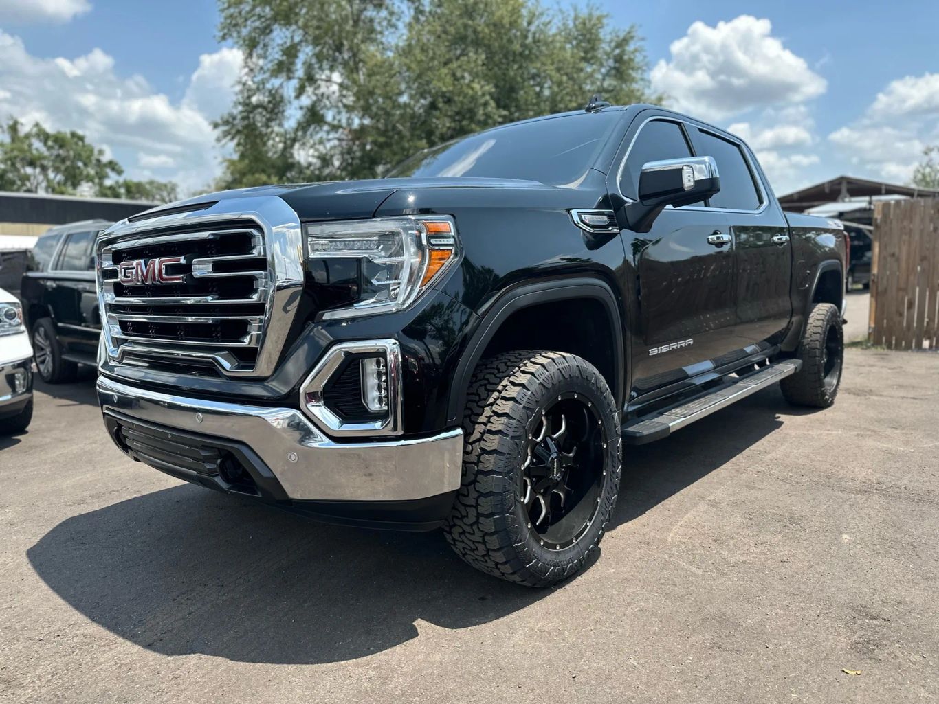 2020 GMC SIERRA 1500 CREW CAB PICKUP V8, ECOTEC3, DFM, 5.3 LITER SLT PICKUP 4D 5 3/4 FT - Tampa Motor Cars