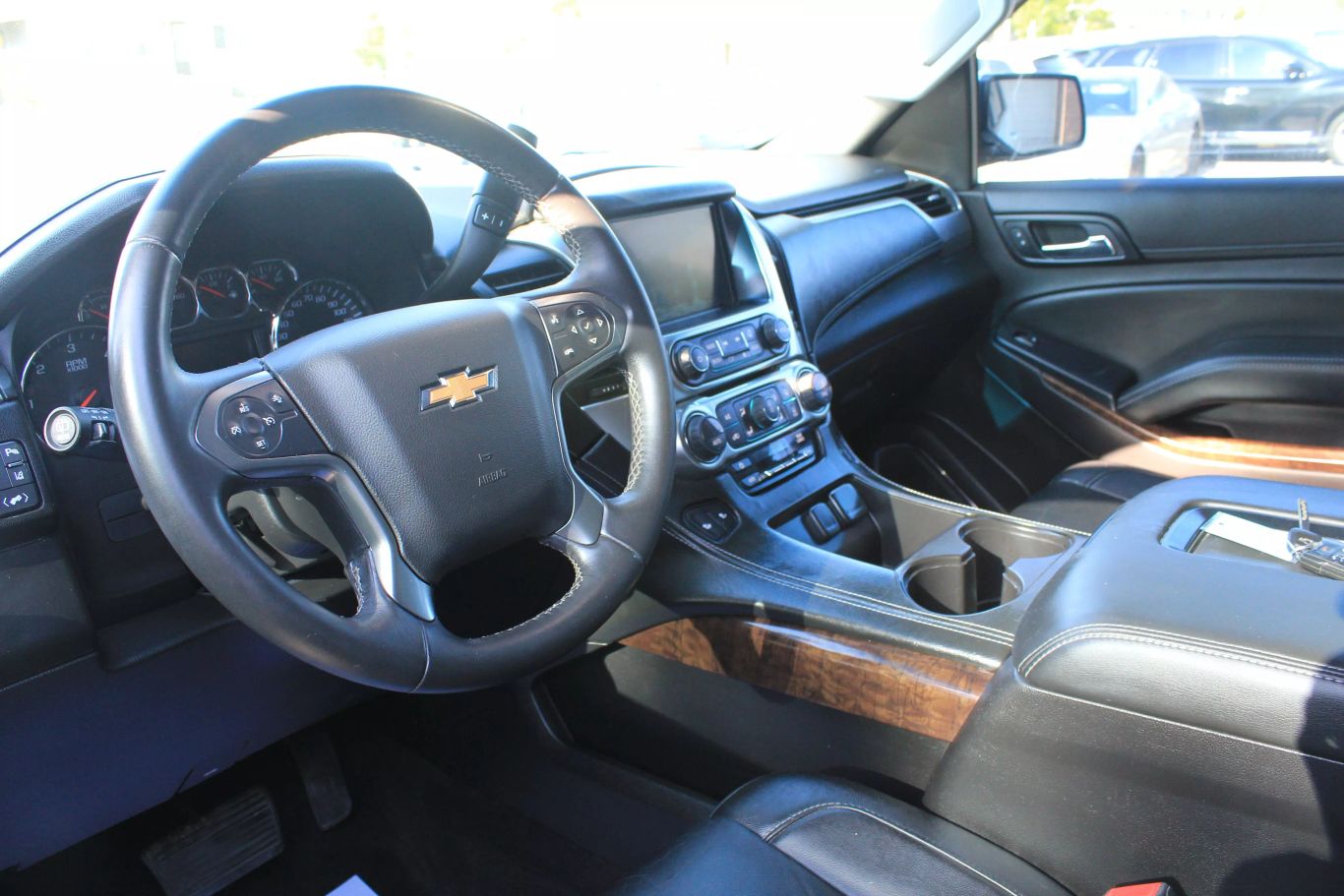 2015 Chevrolet Suburban Lt Sport Utility 4d - Image 11