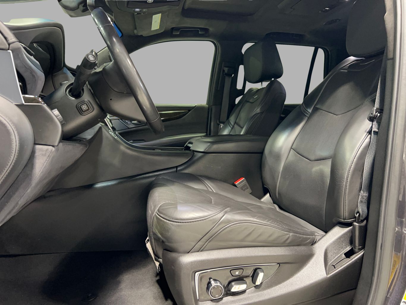 2018 CADILLAC ESCALADE SUV V8, 6.2 LITER PLATINUM SPORT UTILITY 4D