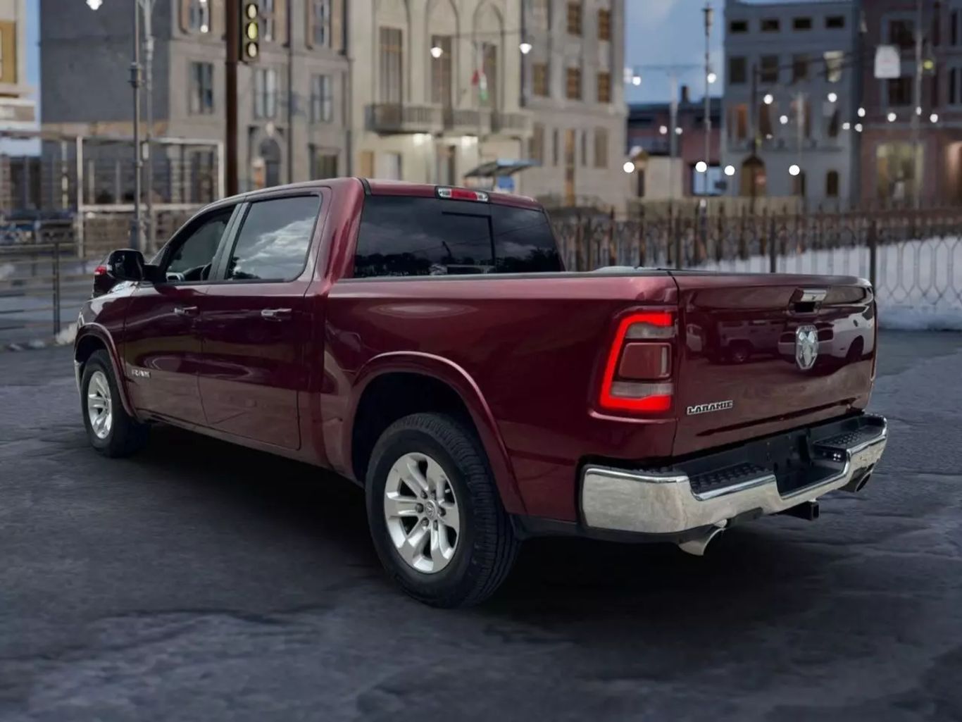 2019 RAM RAM 1500 PICKUP V8 5.7L GASOLINE CREW CAB LARAMIE 5.7L V8
