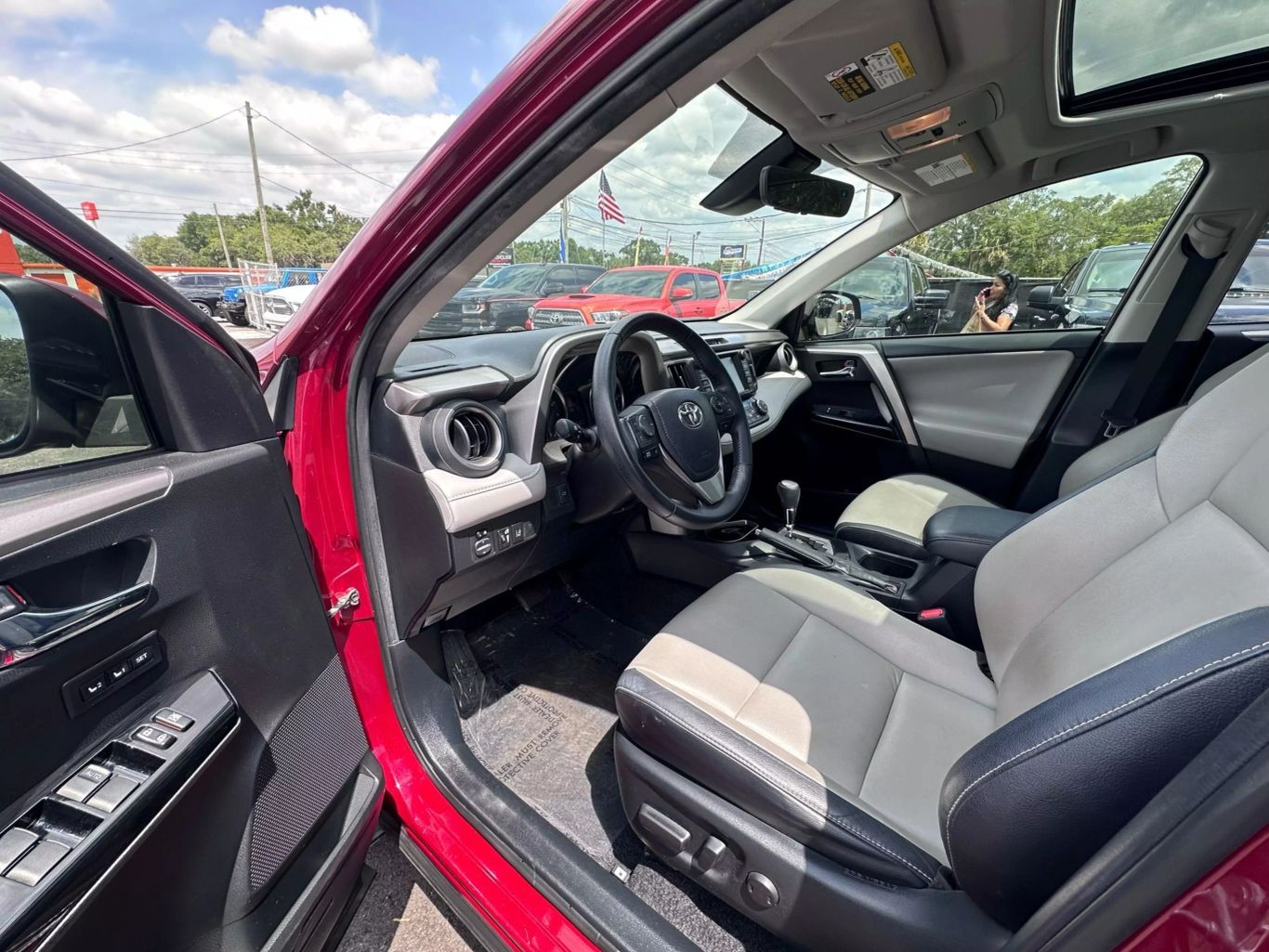 2018 TOYOTA RAV4 SUV 4-CYL, 2.5 LITER LIMITED SPORT UTILITY 4D - Tampa Motor Cars