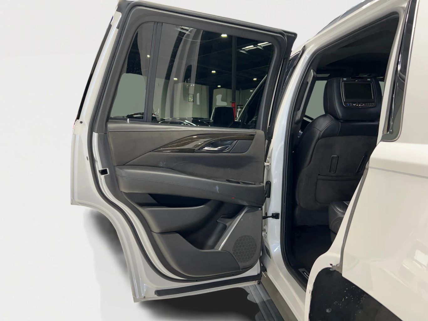 2016 CADILLAC ESCALADE SUV V8, 6.2 LITER PLATINUM SPORT UTILITY 4D