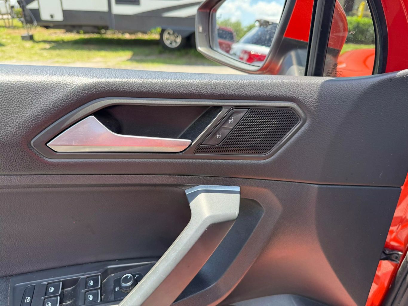 2019 VOLKSWAGEN TIGUAN SUV 4-CYL, TURBO, 2.0 LITER 2.0T SE SPORT UTILITY 4D