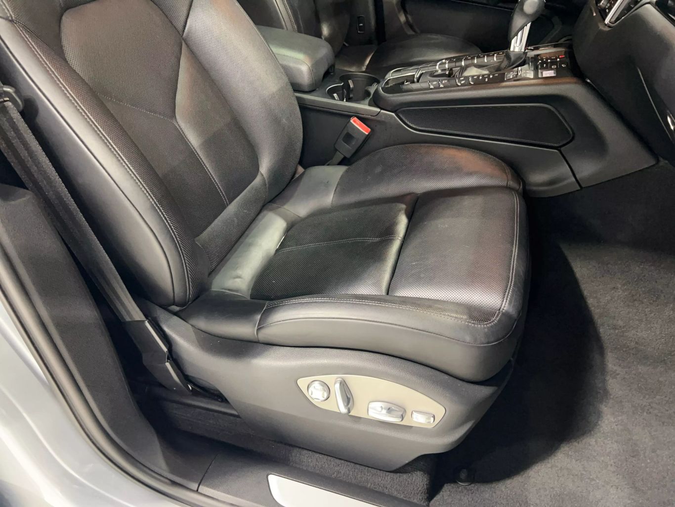 2016 PORSCHE MACAN SUV V6, TWIN TURBO, 3.0 LITER S SPORT UTILITY 4D