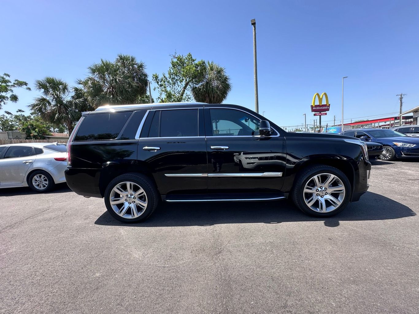 2017 CADILLAC ESCALADE SUV V8, 6.2 LITER LUXURY SPORT UTILITY 4D - Tampa Motor Cars