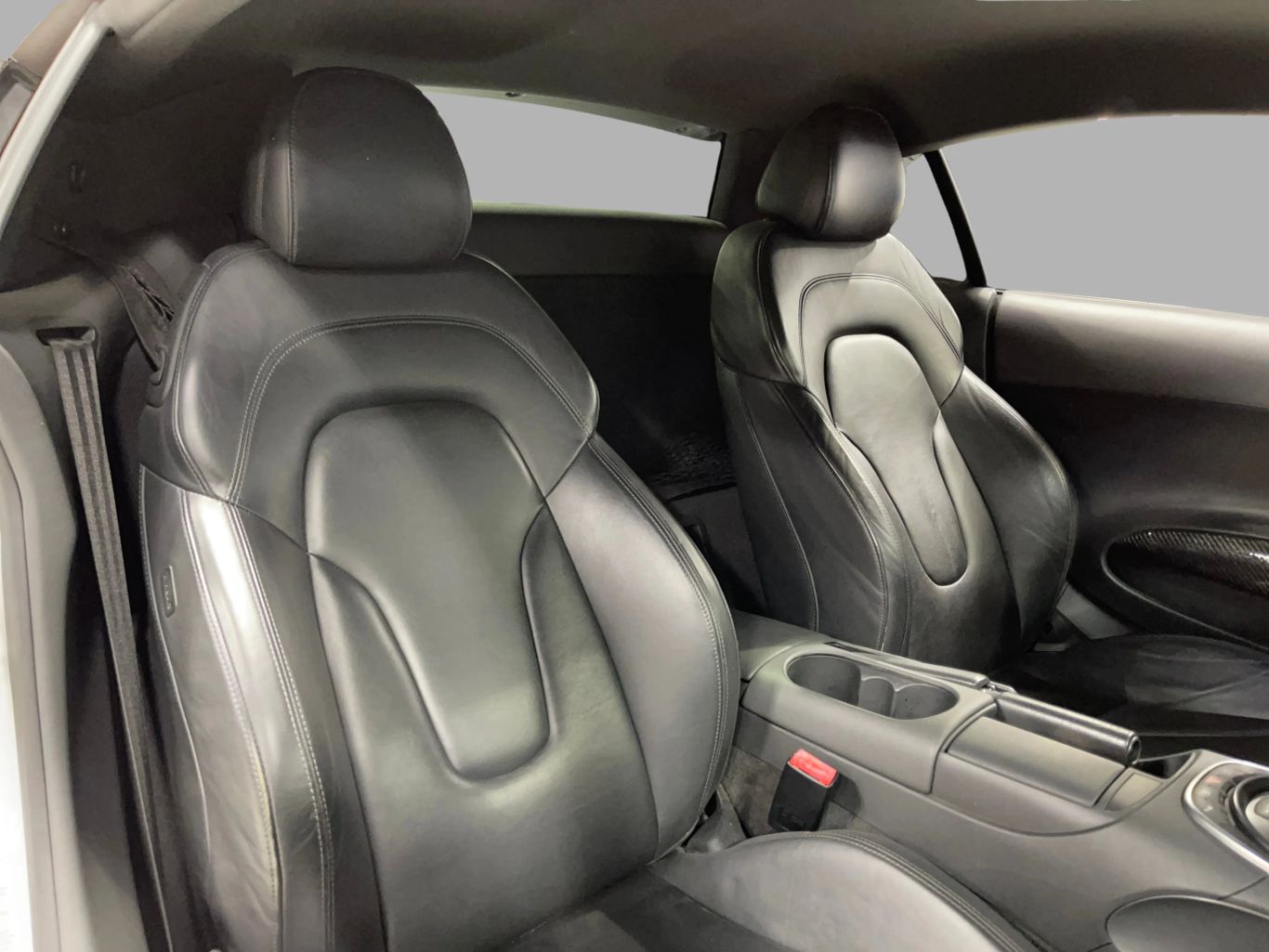 2009 AUDI R8 COUPE V8, 4.2 LITER QUATTRO COUPE 2D