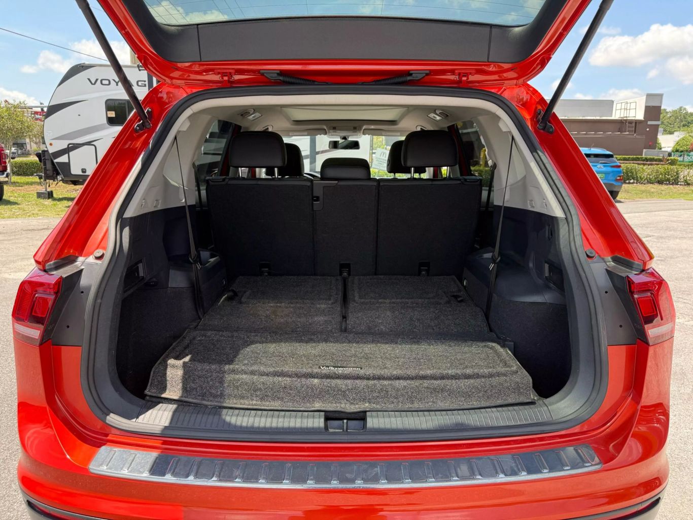 2019 VOLKSWAGEN TIGUAN SUV 4-CYL, TURBO, 2.0 LITER 2.0T SE SPORT UTILITY 4D