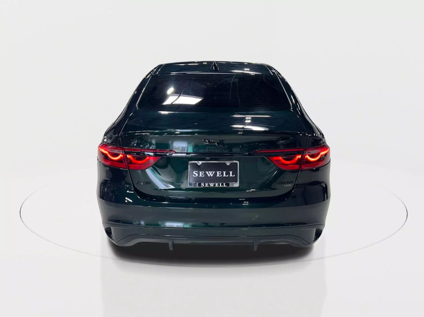 2022 JAGUAR XF SEDAN 4-CYL, TURBO, 2.0 LITER P300 R-DYNAMIC SE SEDAN 4D