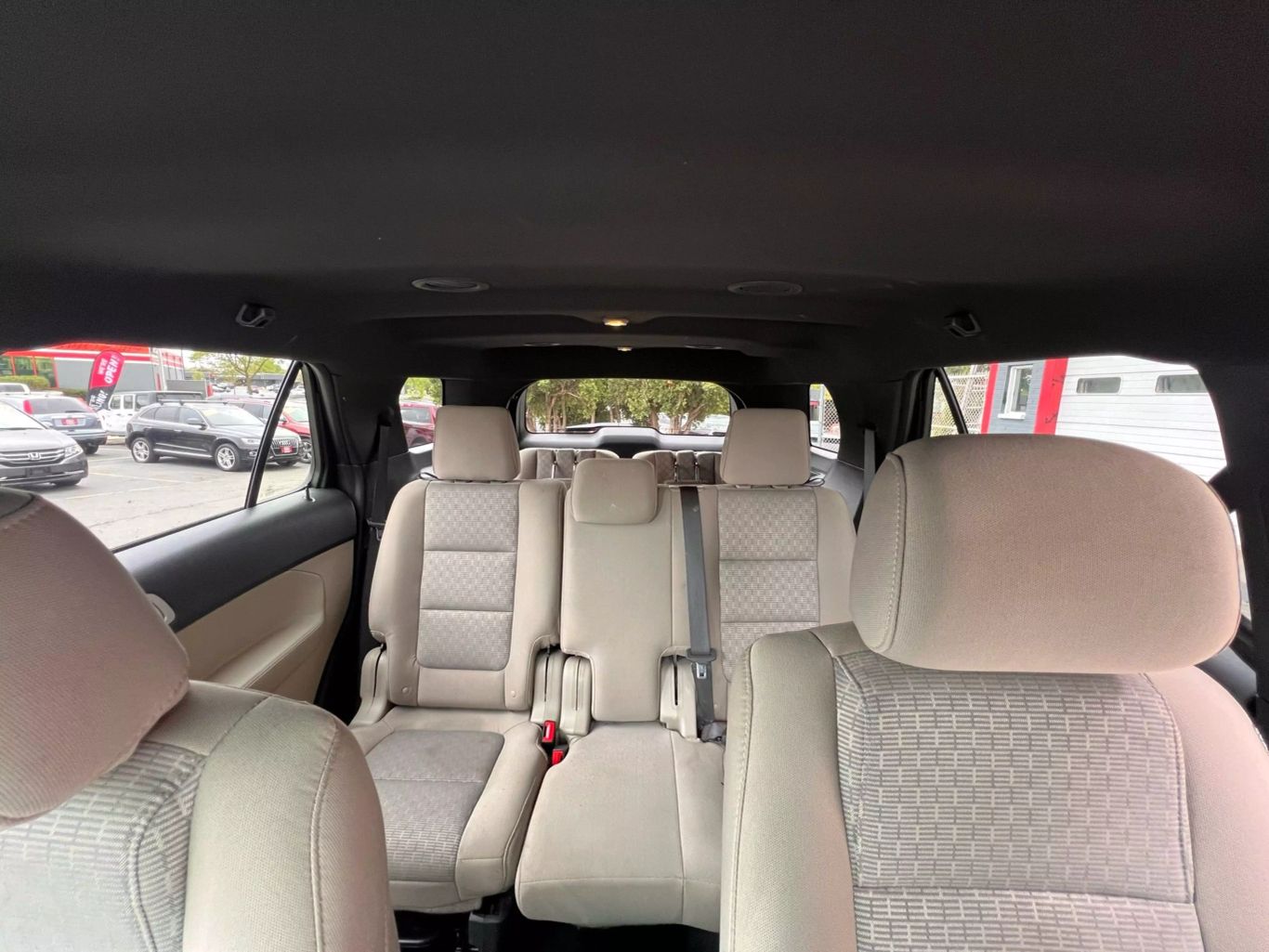 2015 Ford Explorer - Image 11