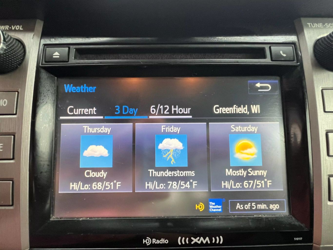 2017 Toyota Tundra Crewmax - Image 17