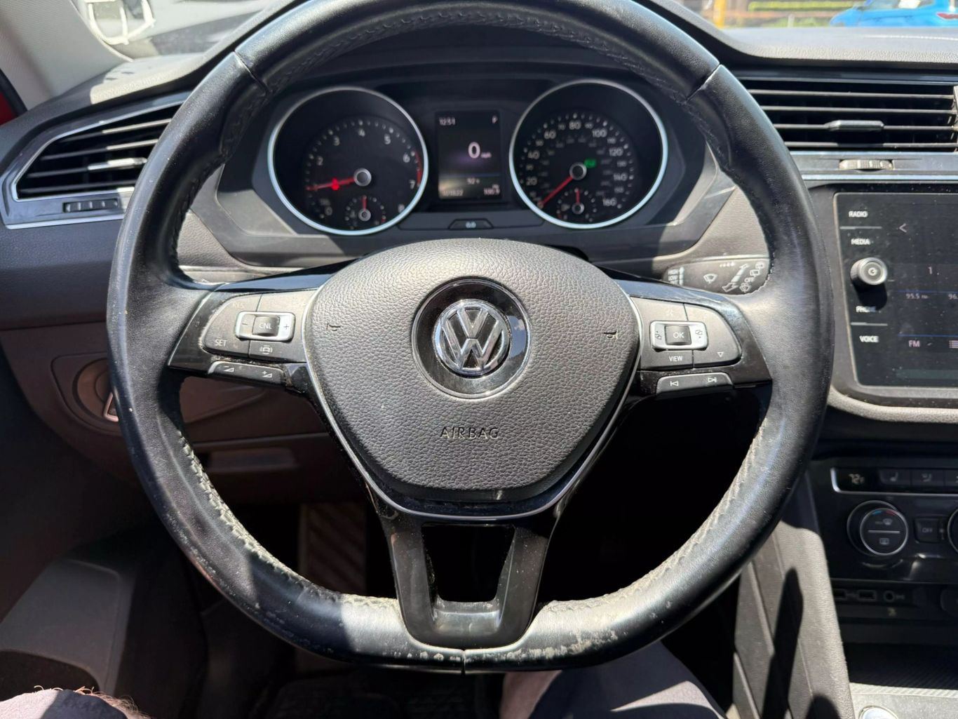 2019 VOLKSWAGEN TIGUAN SUV 4-CYL, TURBO, 2.0 LITER 2.0T SE SPORT UTILITY 4D