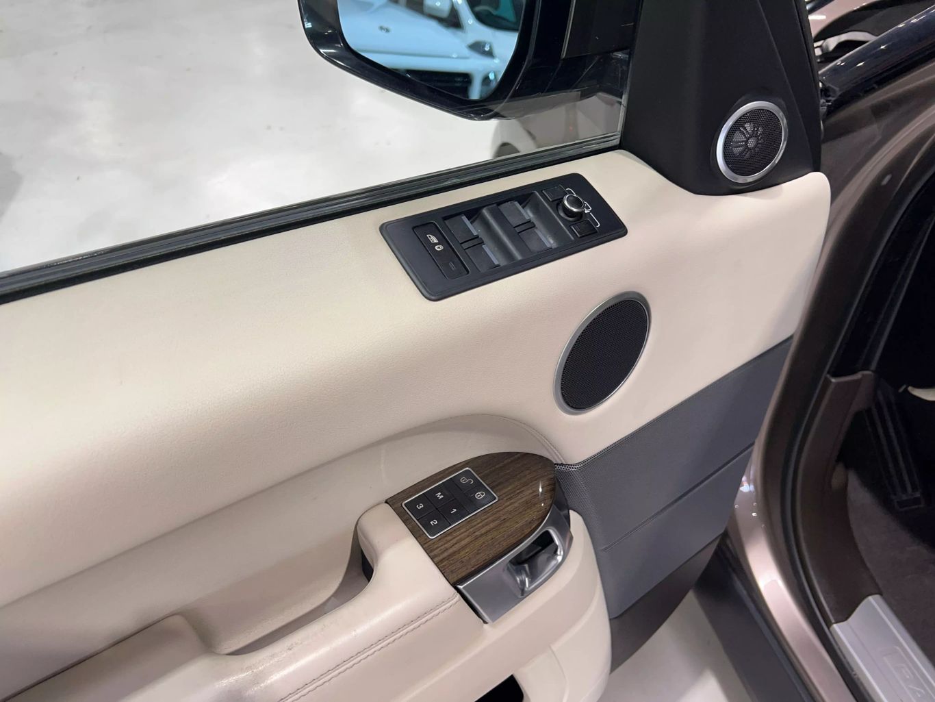 2015 LAND ROVER RANGE ROVER SPORT SUV V6, SUPERCHARGED, 3.0L HSE SPORT UTILITY 4D