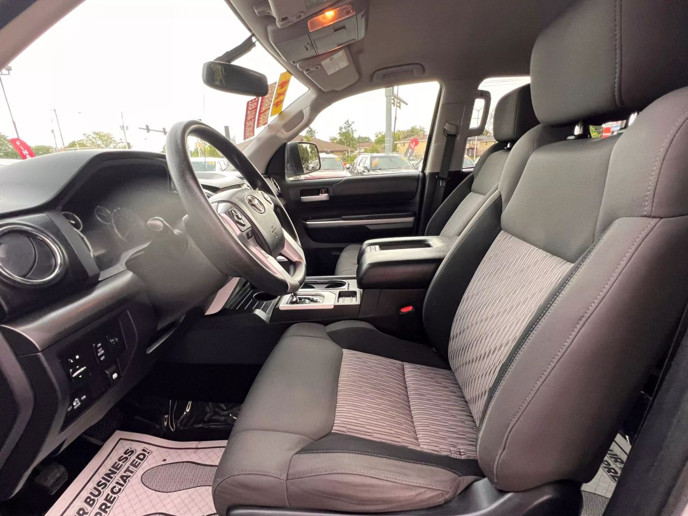 2017 Toyota Tundra Crewmax - Image 11
