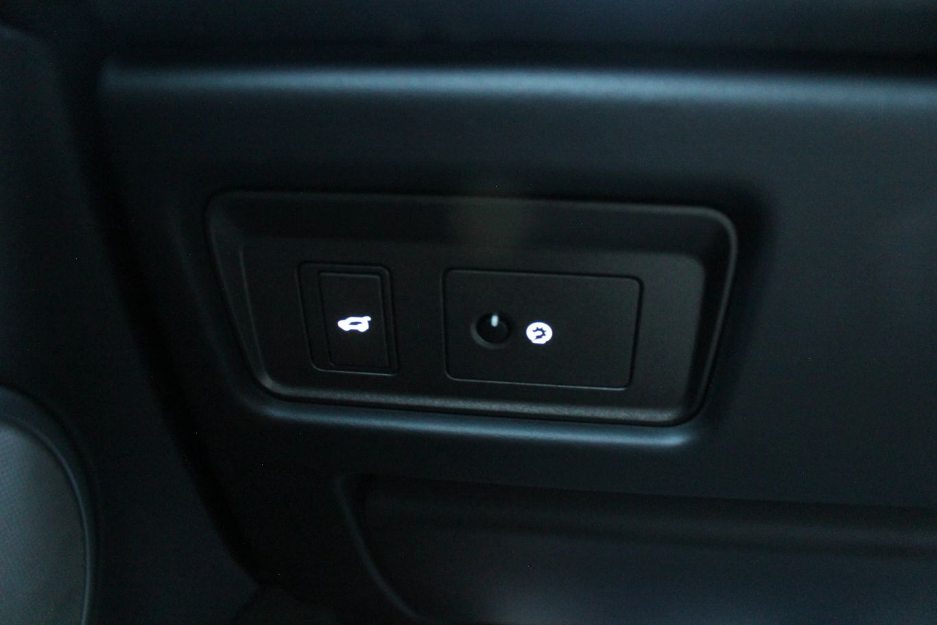 2016 Land Rover Range Rover Evoque Se Sport Utility 4d - Image 34