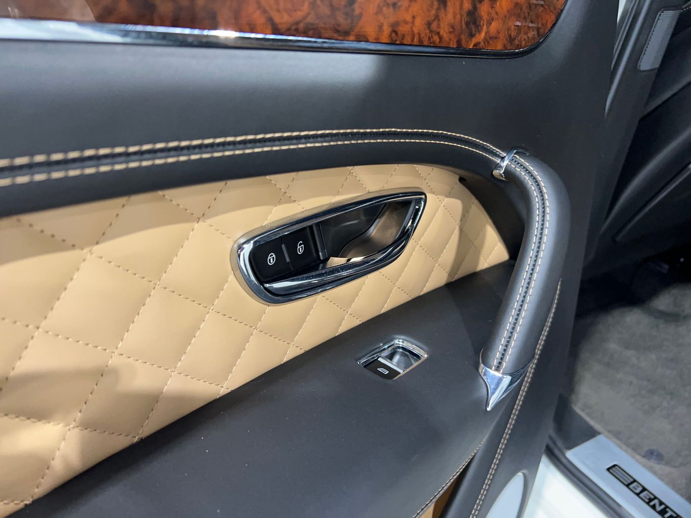 2018 BENTLEY BENTAYGA SEDAN W12, TWIN TURBO, 6.0 LITER W12 SIGNATURE SEDAN 4D