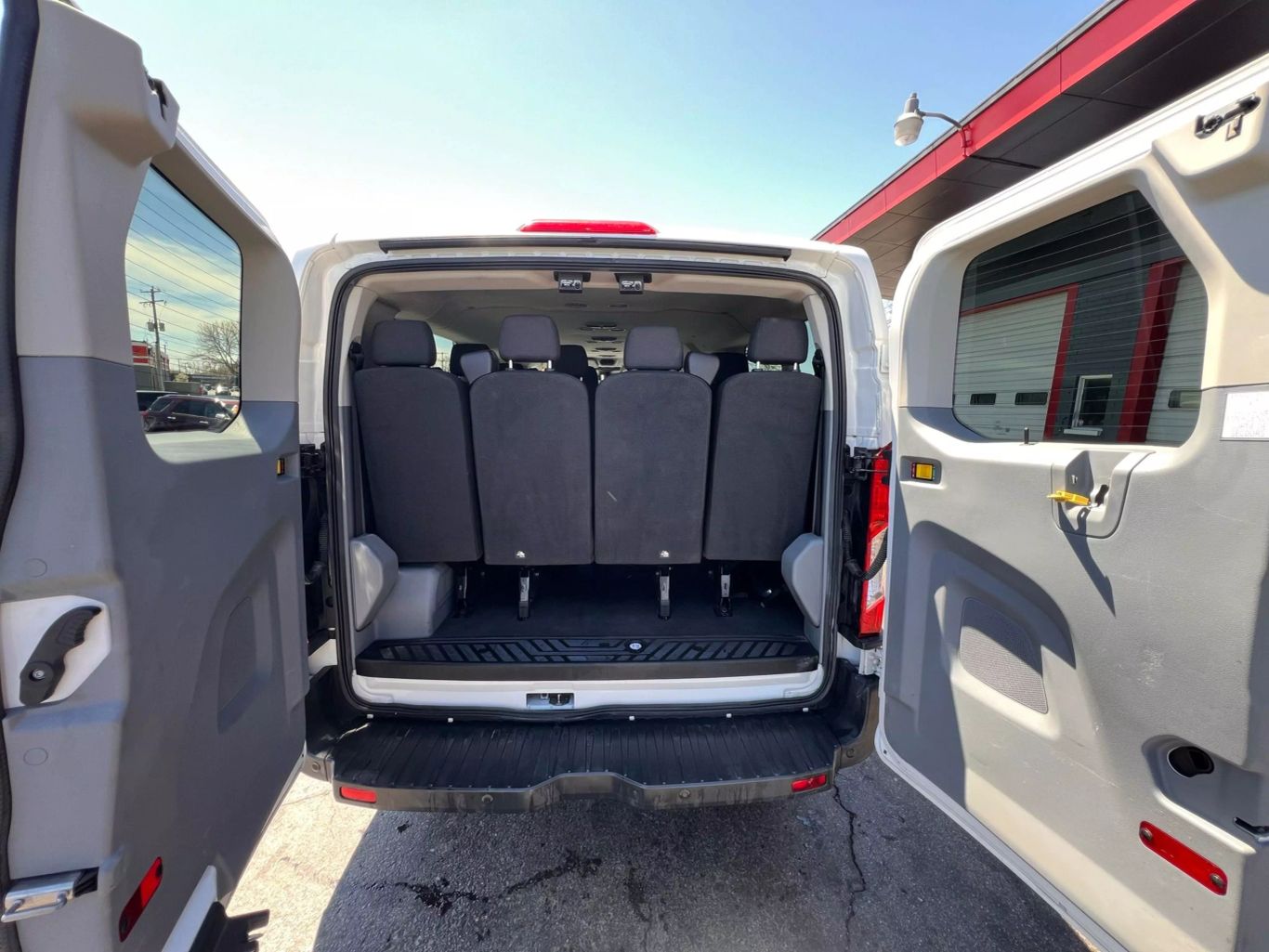 2017 Ford Transit 350 Wagon - Image 14