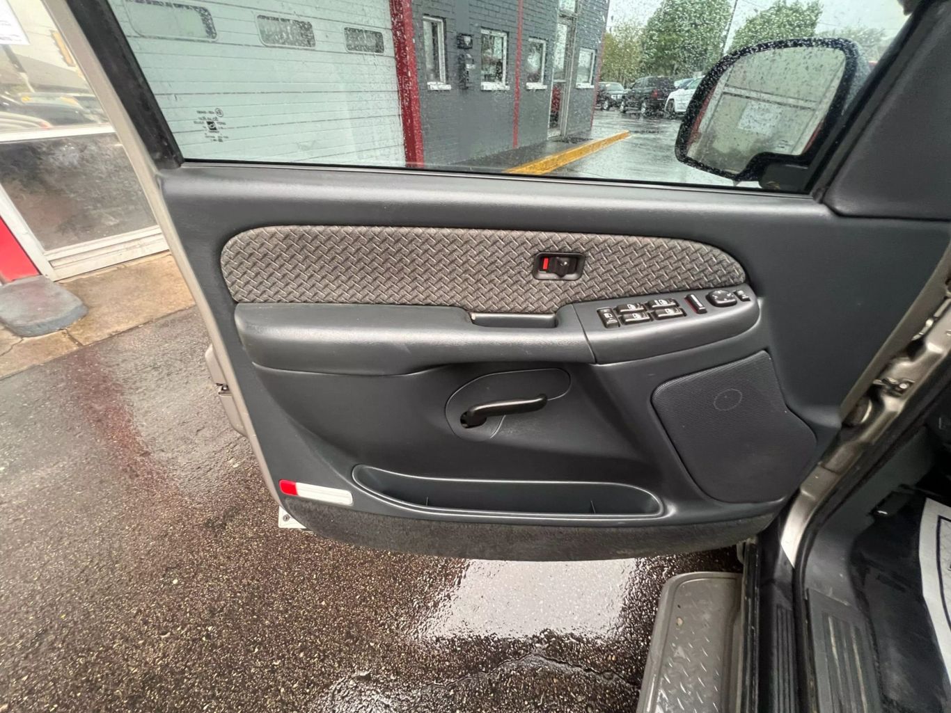 2002 Chevrolet Avalanche 1500 - Image 14