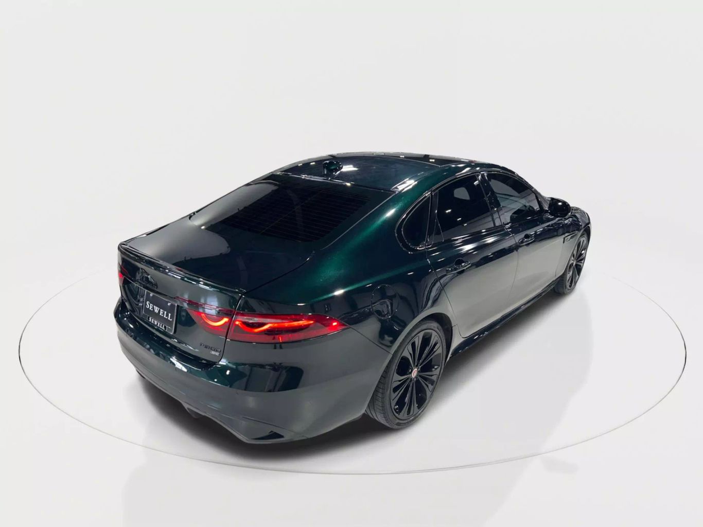 2022 JAGUAR XF SEDAN 4-CYL, TURBO, 2.0 LITER P300 R-DYNAMIC SE SEDAN 4D