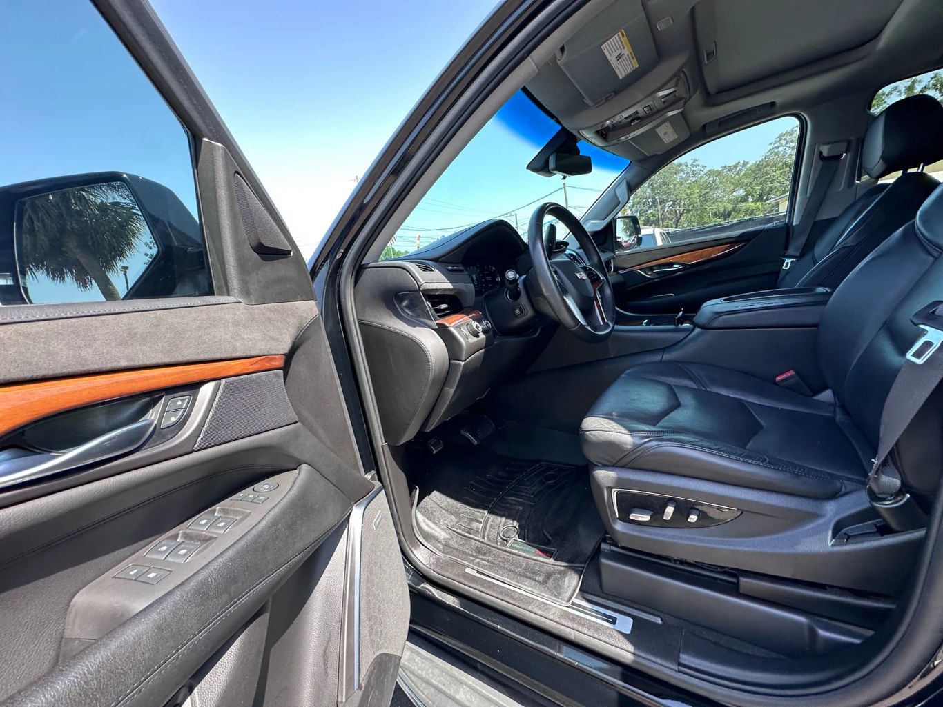 2017 CADILLAC ESCALADE SUV V8, 6.2 LITER LUXURY SPORT UTILITY 4D - Tampa Motor Cars