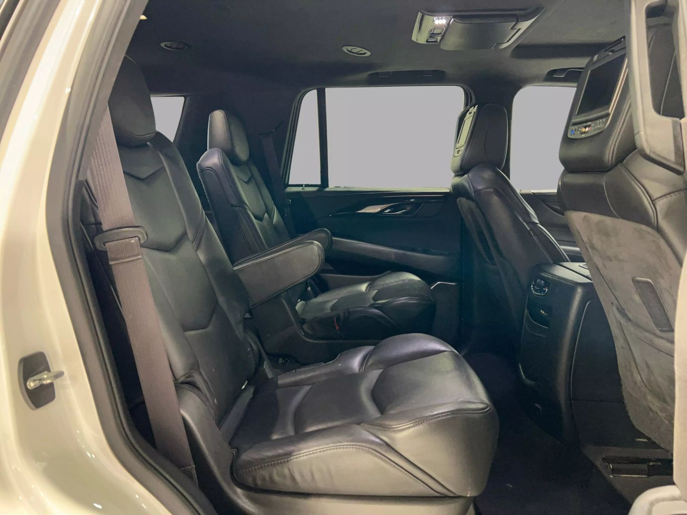 2016 CADILLAC ESCALADE SUV V8, 6.2 LITER PLATINUM SPORT UTILITY 4D