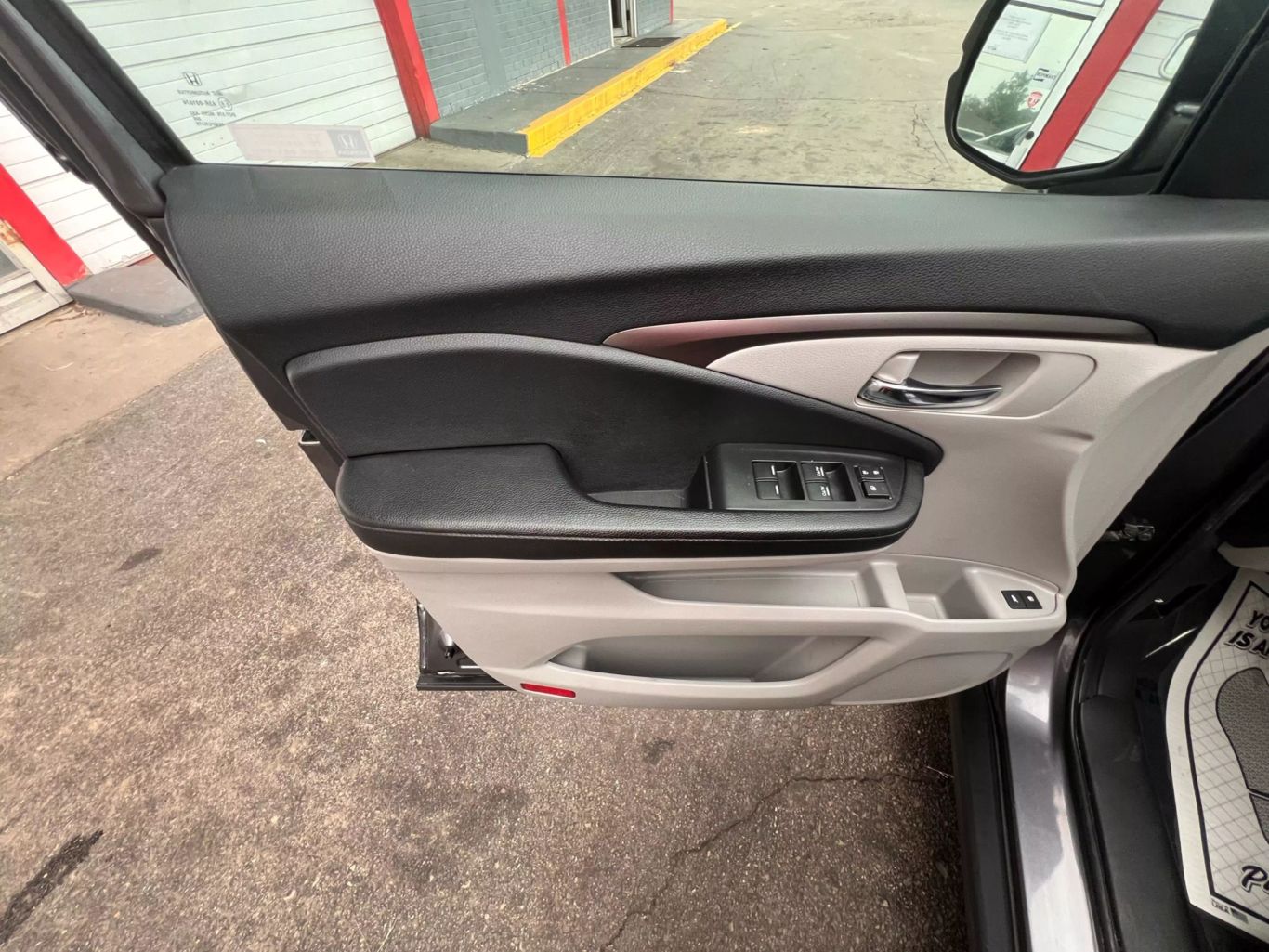 2018 Honda Pilot - Image 15