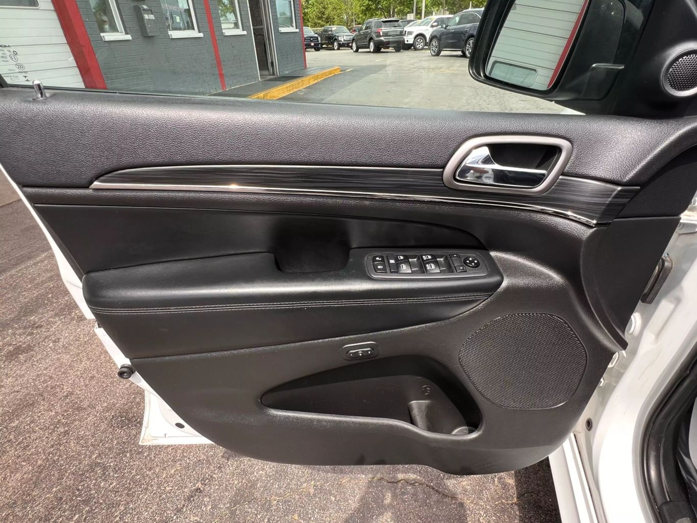 2019 Jeep Grand Cherokee - Image 15
