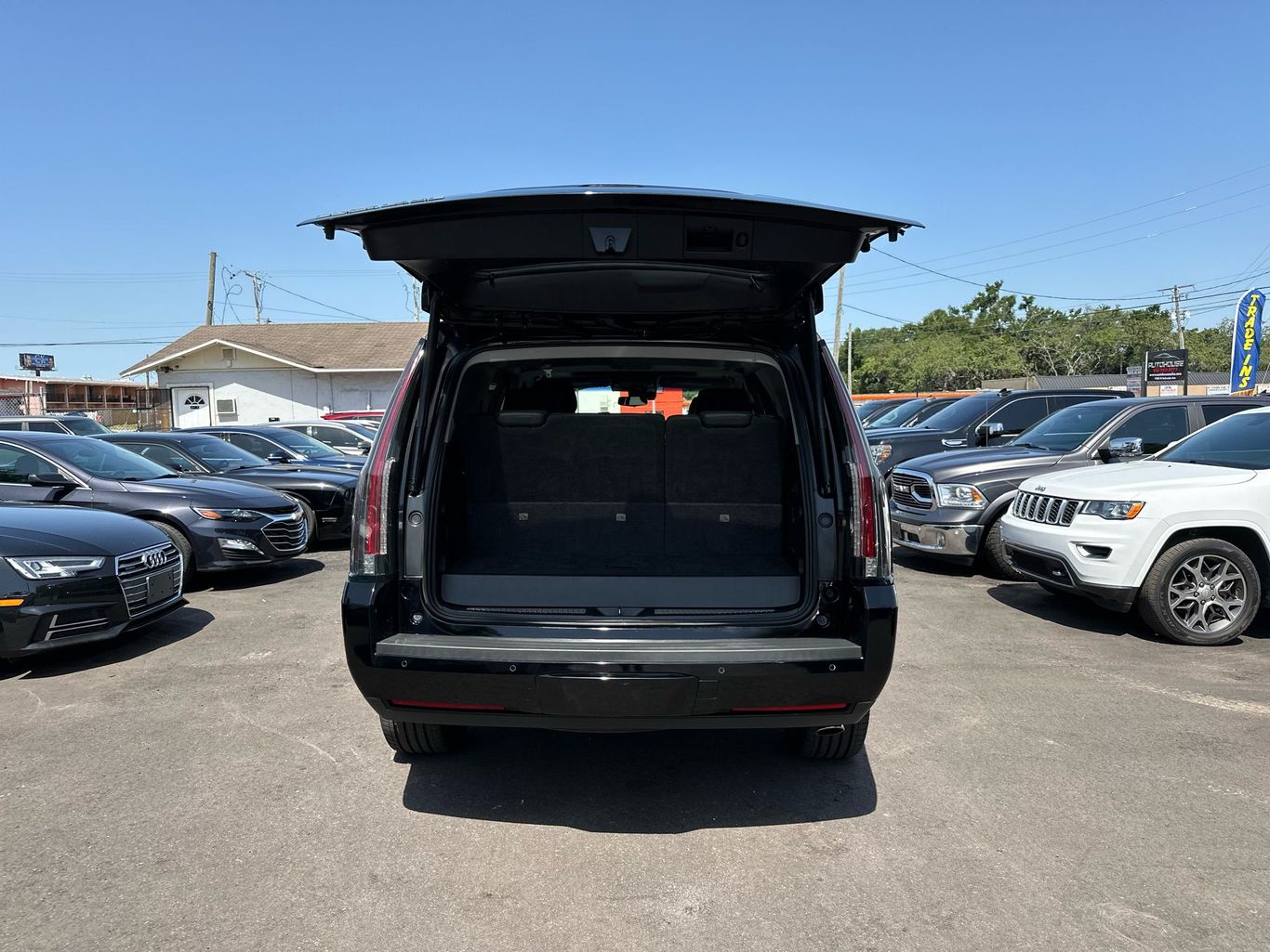 2017 CADILLAC ESCALADE SUV V8, 6.2 LITER LUXURY SPORT UTILITY 4D - Tampa Motor Cars