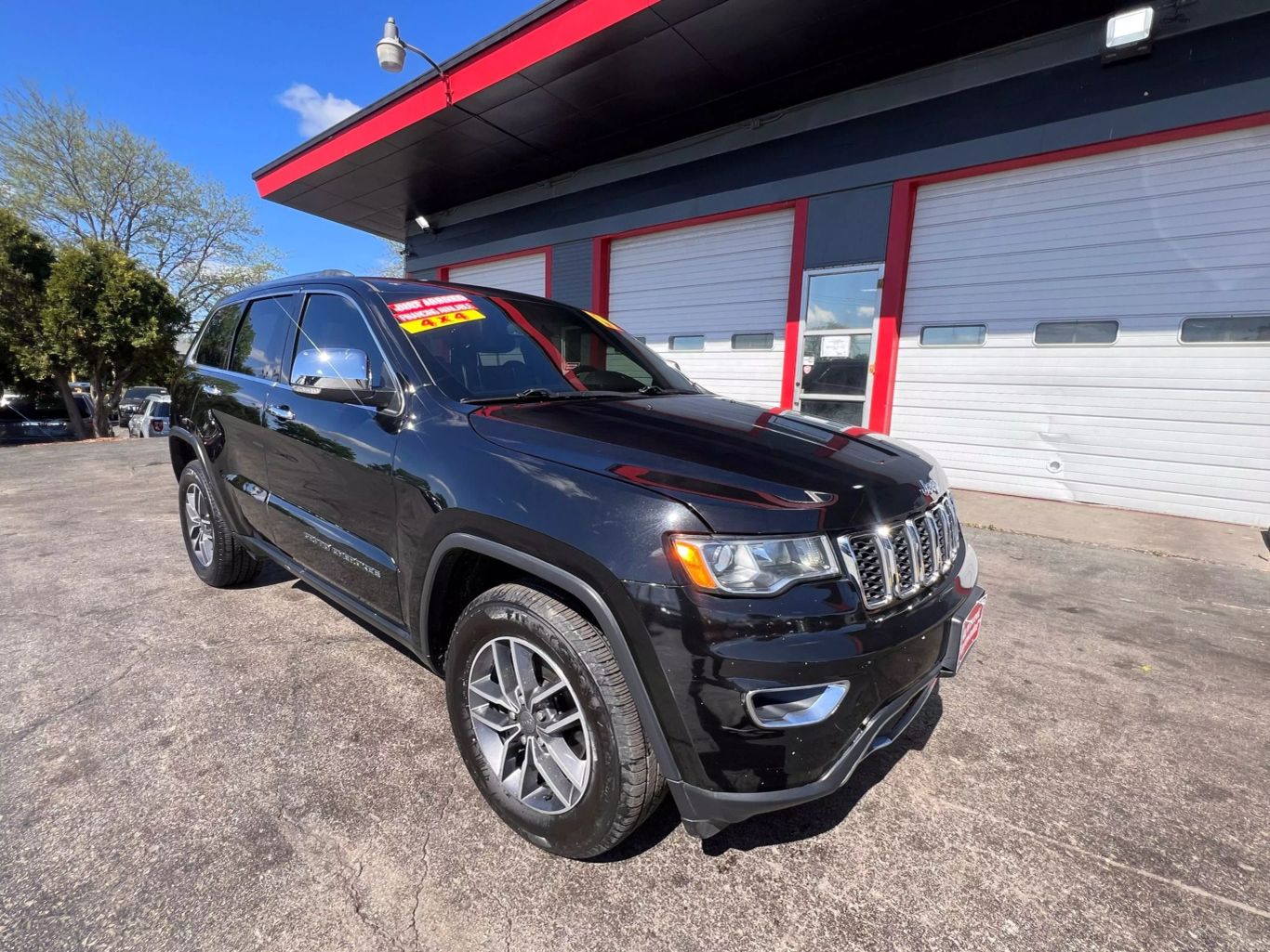 2019 Jeep Grand Cherokee - Image 2