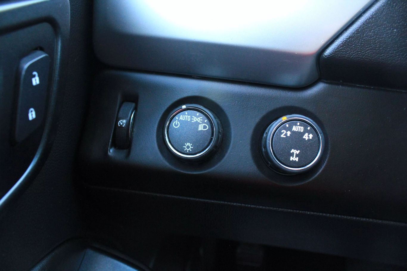 2015 Chevrolet Suburban Lt Sport Utility 4d - Image 36
