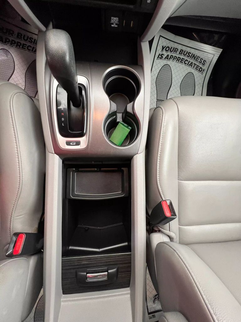 2018 Honda Pilot - Image 17