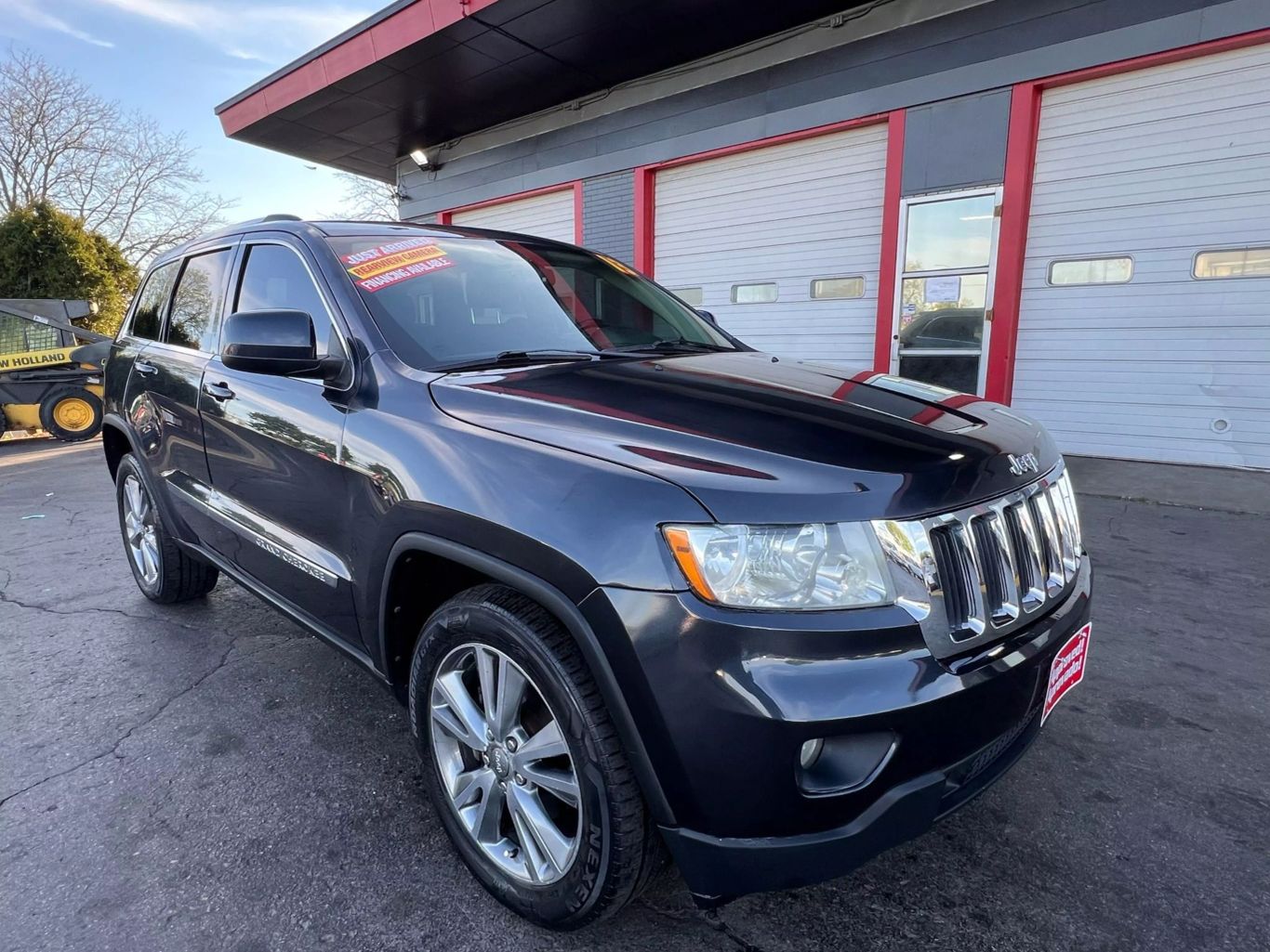 2013 Jeep Grand Cherokee - Image 2