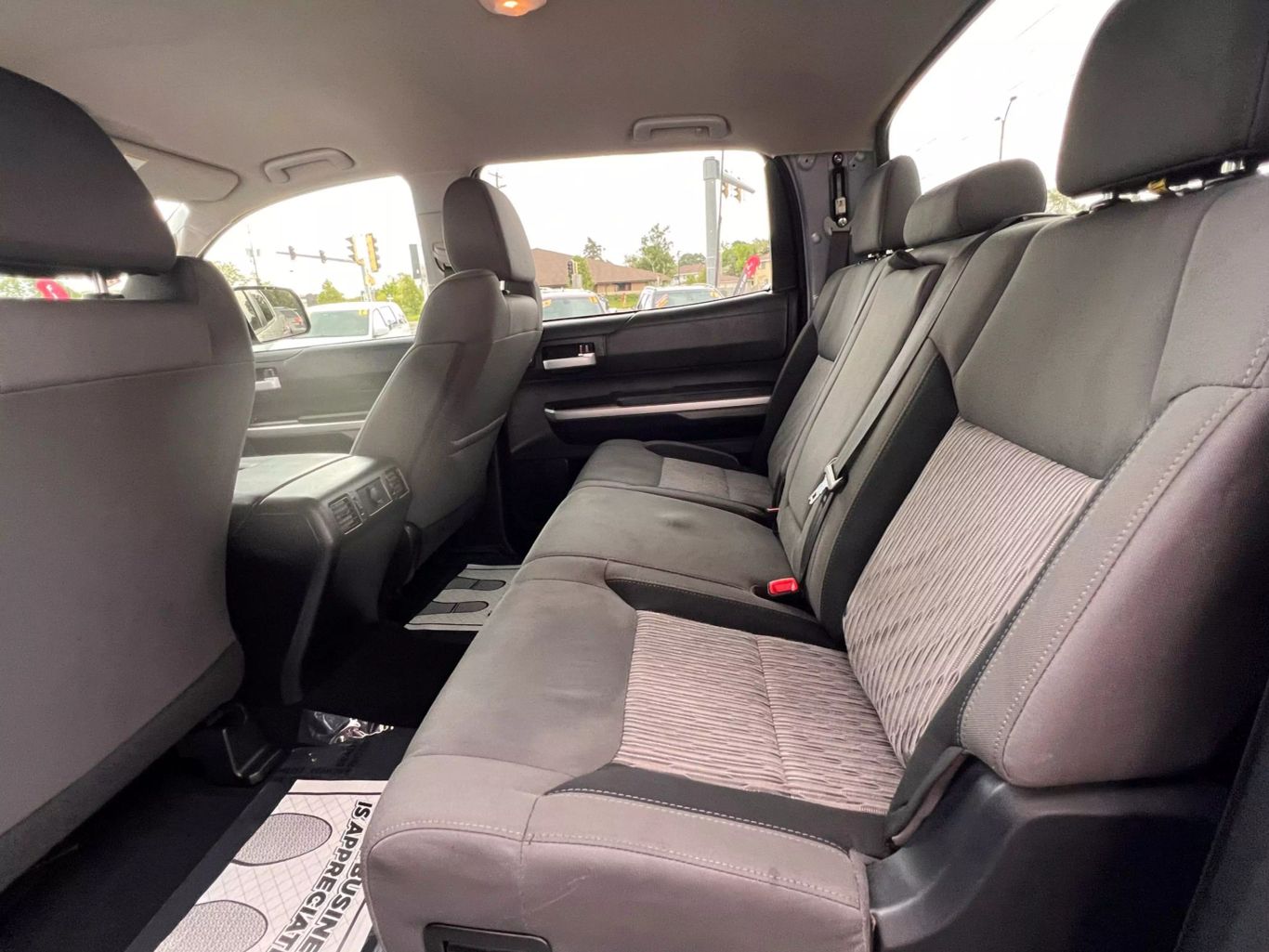 2017 Toyota Tundra Crewmax - Image 12