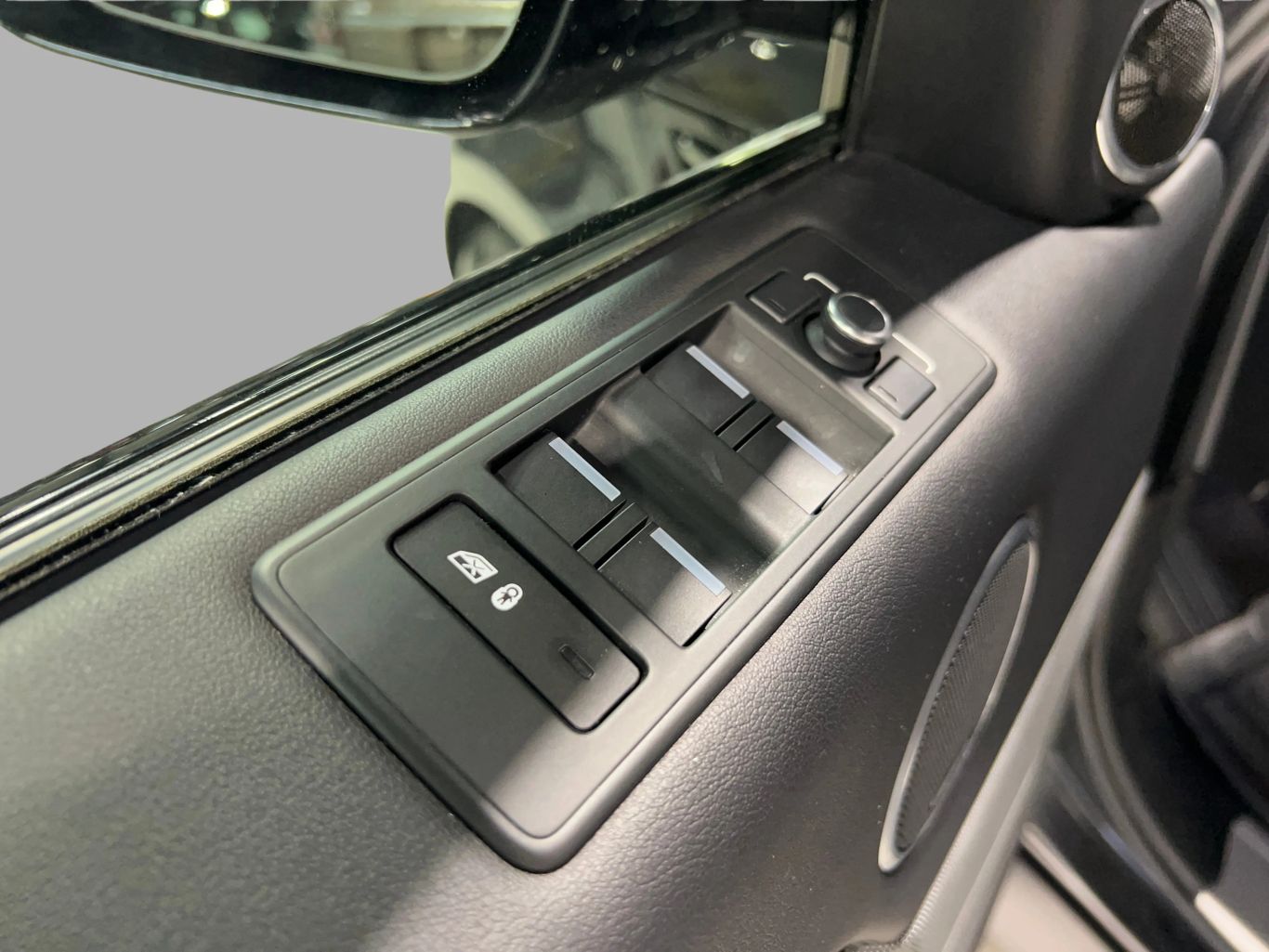 2017 LAND ROVER RANGE ROVER SPORT SUV V8, SUPERCHARGED, 5.0 LITER SUPERCHARGED SPORT UTILITY 4D