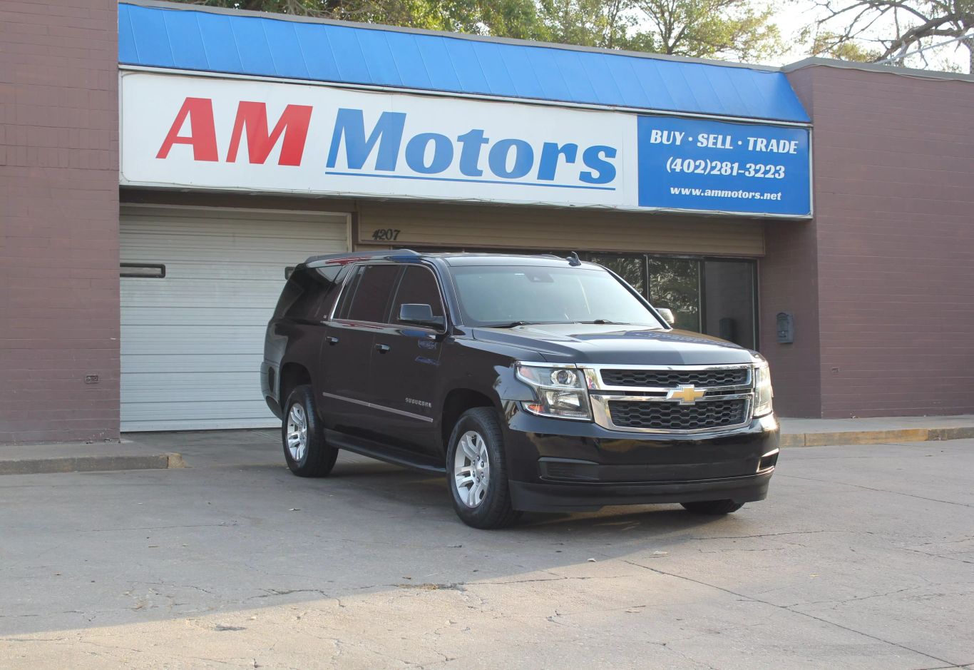 2017 Chevrolet Suburban Lt Sport Utility 4d - Image 1