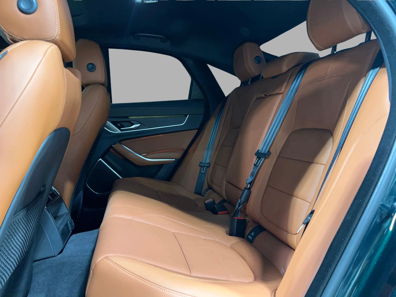 2022 JAGUAR XF SEDAN 4-CYL, TURBO, 2.0 LITER P300 R-DYNAMIC SE SEDAN 4D